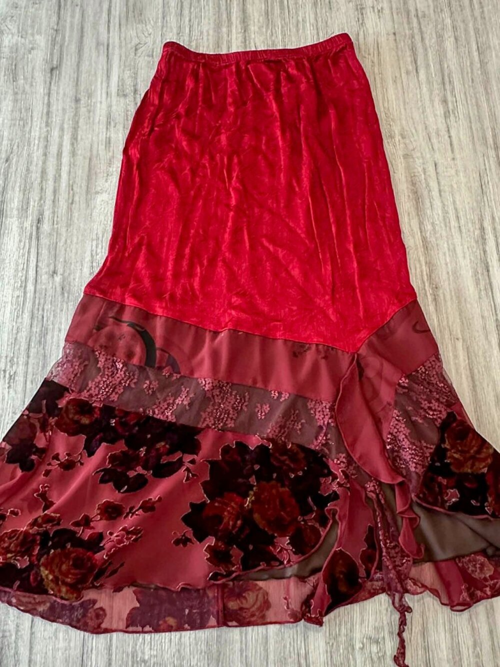 Vintage Y2K Red Floral Tiered Skirt Womens Size 8 Sheer Velvet Romantic